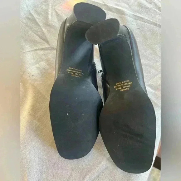 Details Leather Brown booties. NEW. 7.5. Excellent Condition. Zip sides 3” heel - Picture 9 of 14